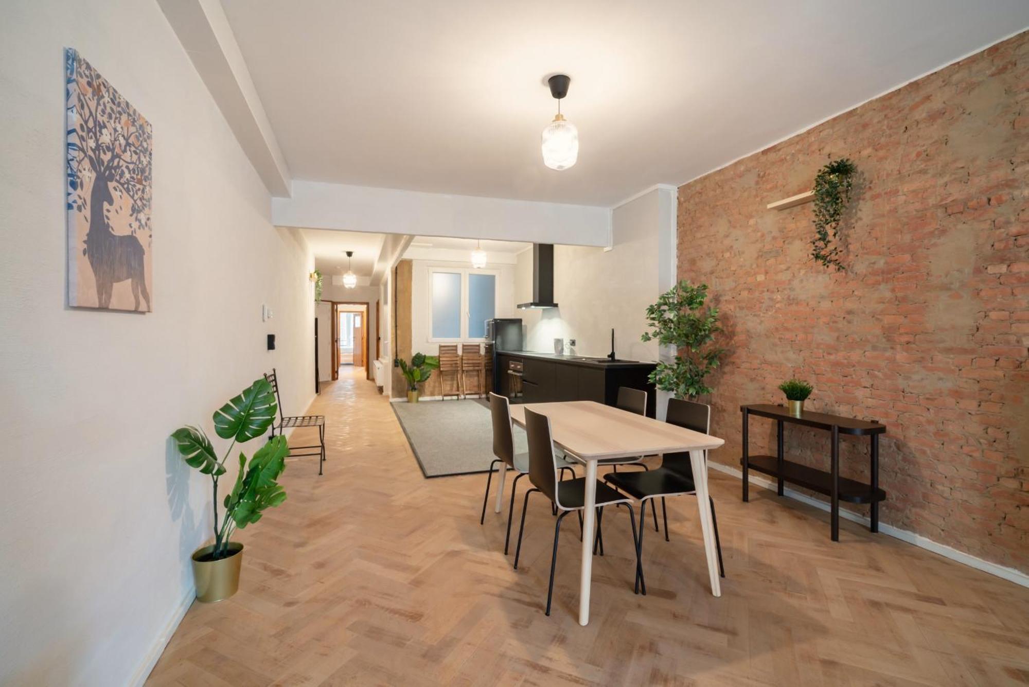 Two-Bedroom Apartments In The Heart Of Антверпен Екстериор снимка