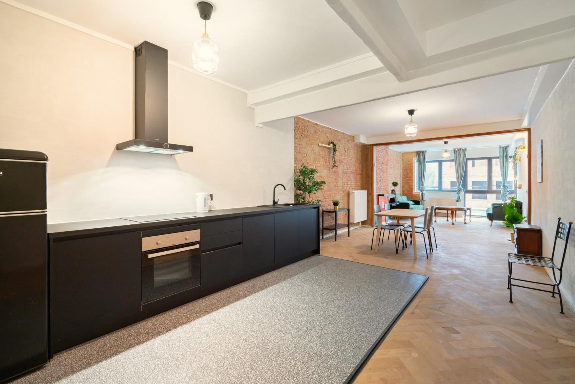 Two-Bedroom Apartments In The Heart Of Антверпен Екстериор снимка