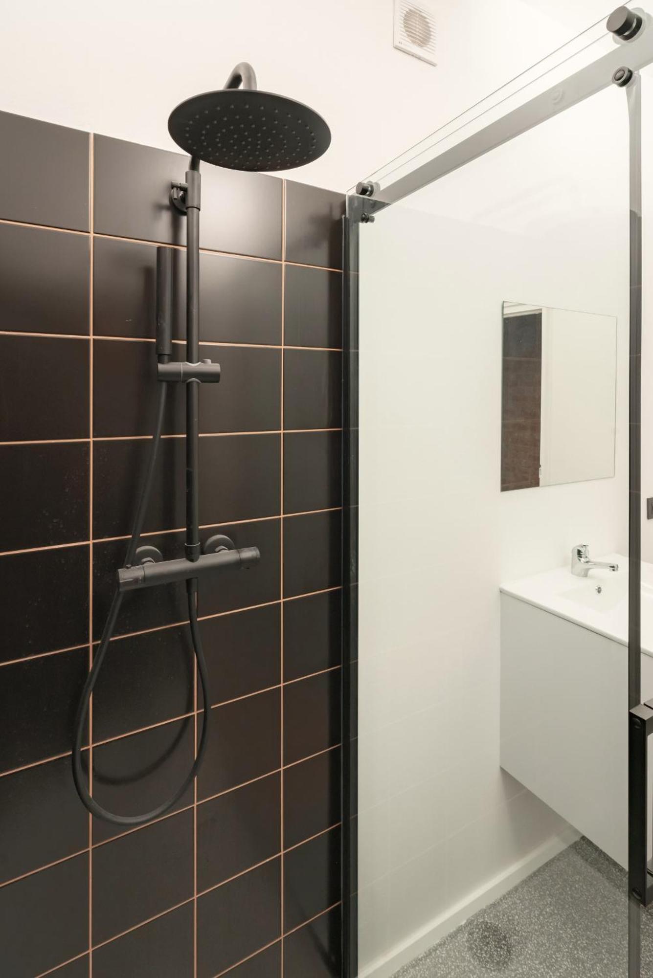 Two-Bedroom Apartments In The Heart Of Антверпен Екстериор снимка